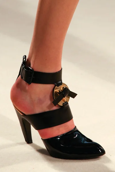 Look 16